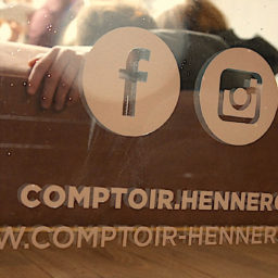 L'inauguration de Comptoir Henneron.